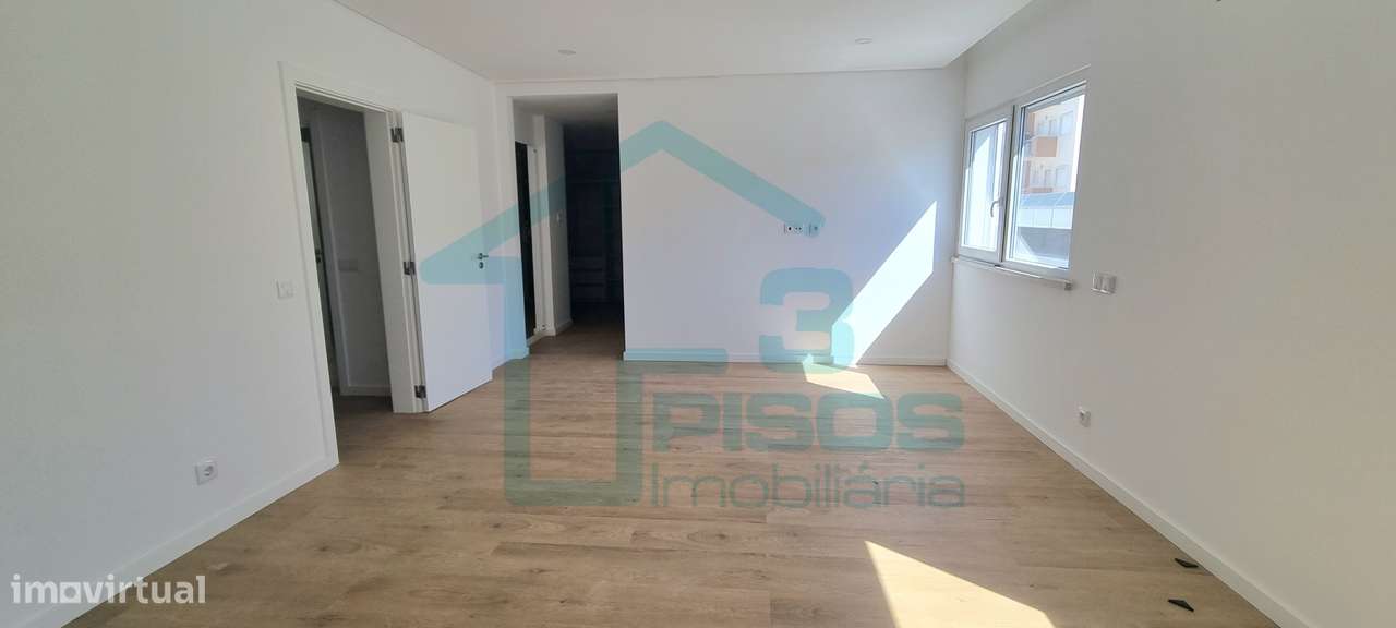 Moradia V4+1 com piscina - Costa da Caparica - Almada-26