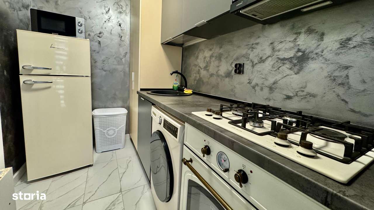 COSMOPOLIS - Garsoniera mobilata si utilata, vedere piscina-7