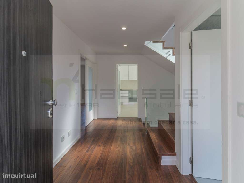 Moradia T3, situada em Areia Cascais, a curta distância da praia do...-11