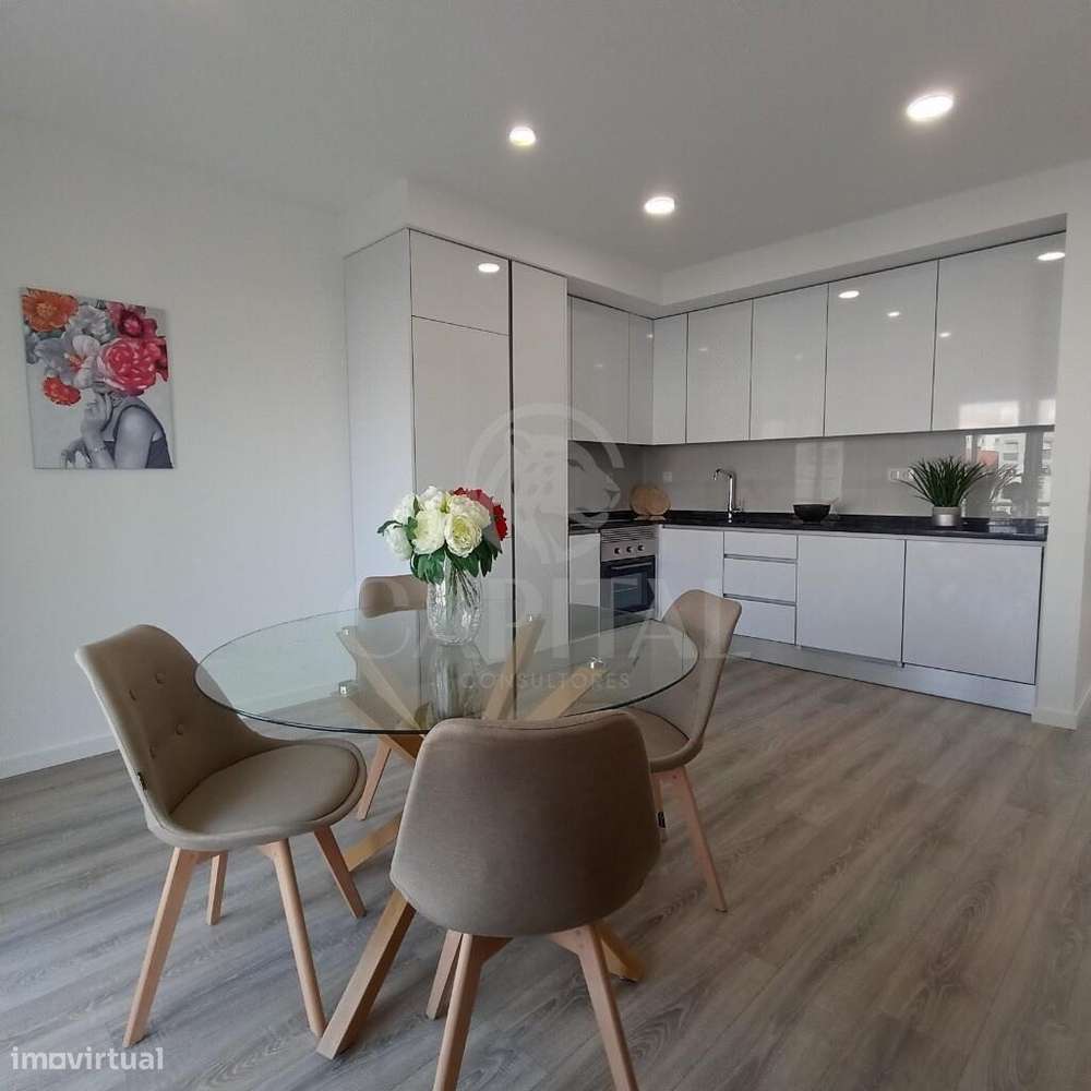 Apartamento T3 de Luxo em Benfica – Totalmente Remodelado - Grande imagem: 3/15