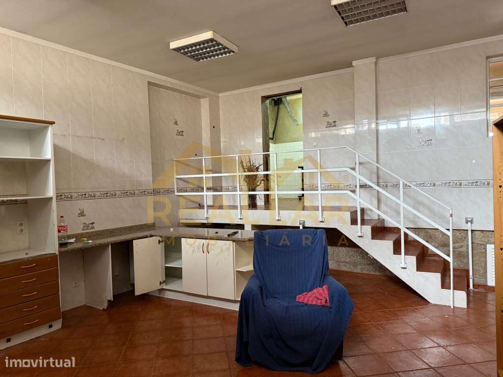 Moradia em Banda T5 para Restauro no Centro de Vila do Conde - Grande imagem: 4/28