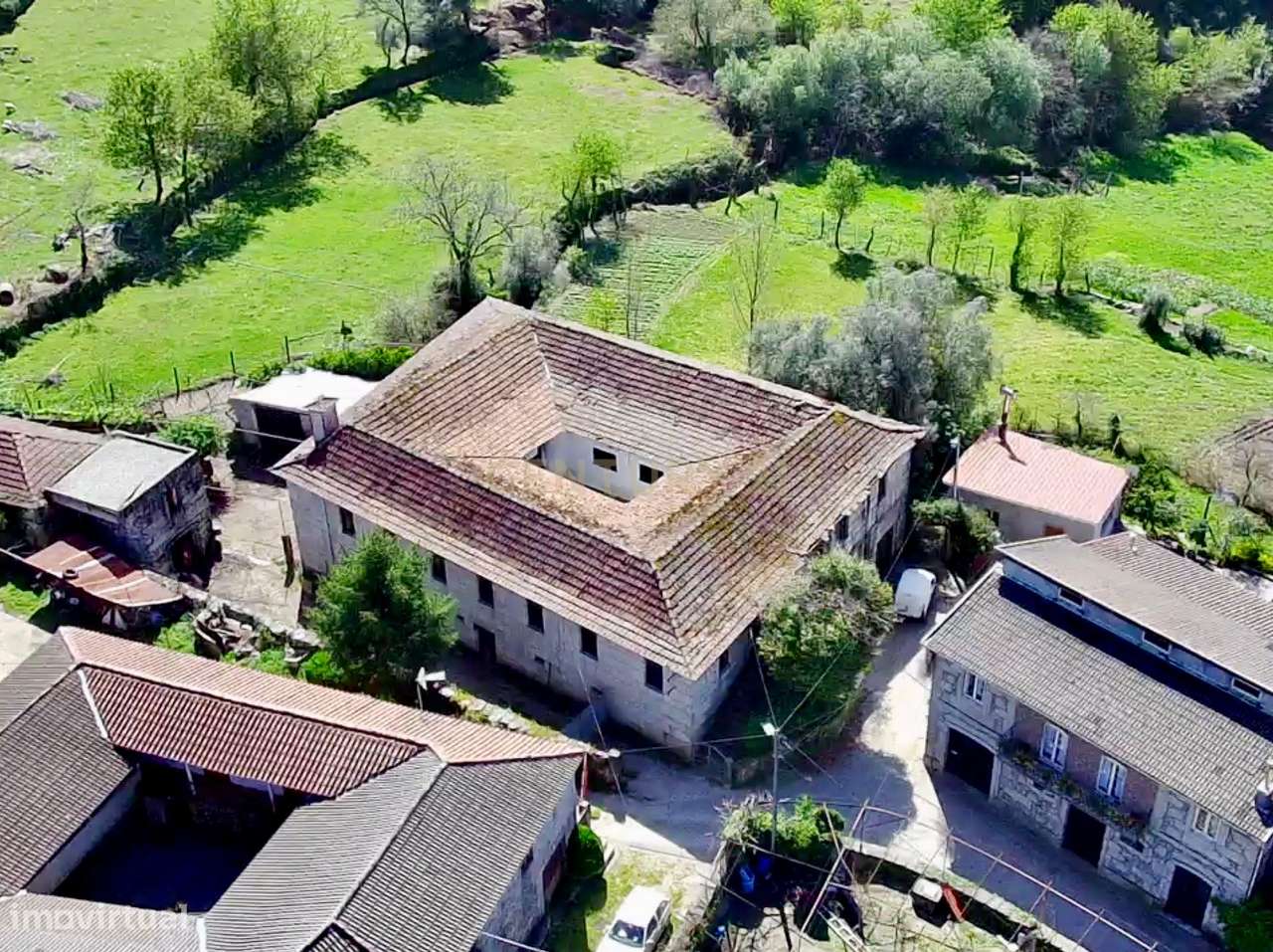 Quinta em Sobradelo da Goma, Povoa de Lanhoso (Permuta) - Grande imagem: 2/60