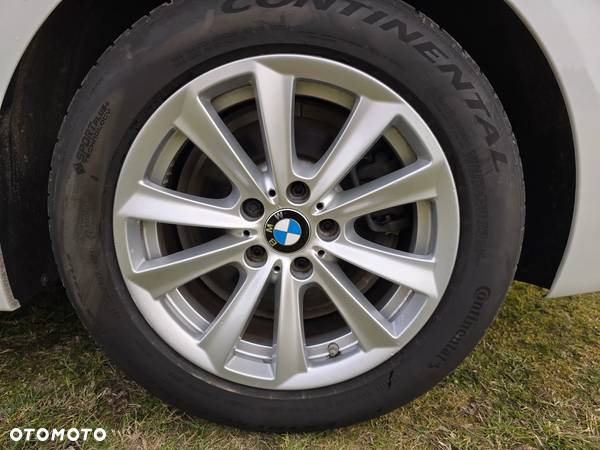 BMW Seria 5 528i Touring Luxury Line - 16