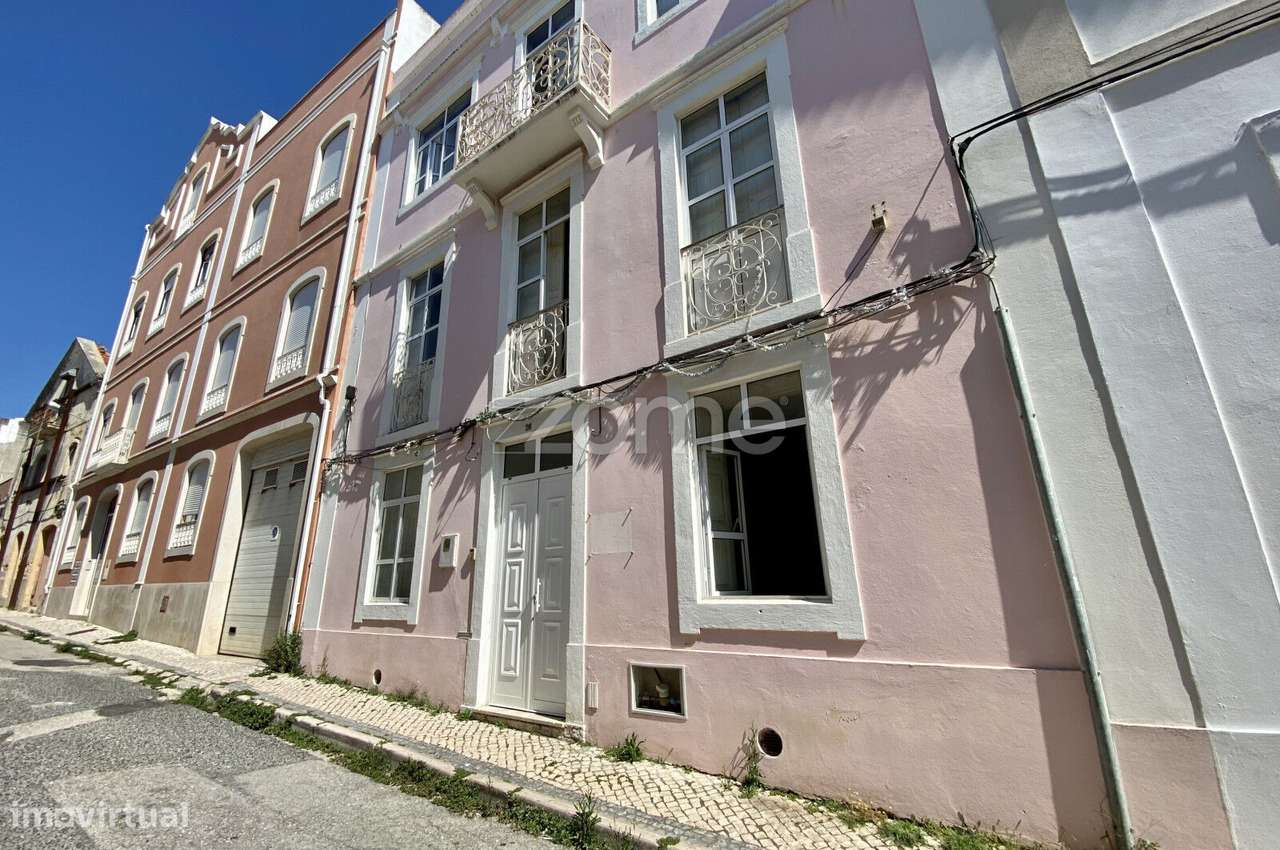 Prédio T10 | Centro Histórico | Investimento | AL | Oportunidade - Grande imagem: 2/41