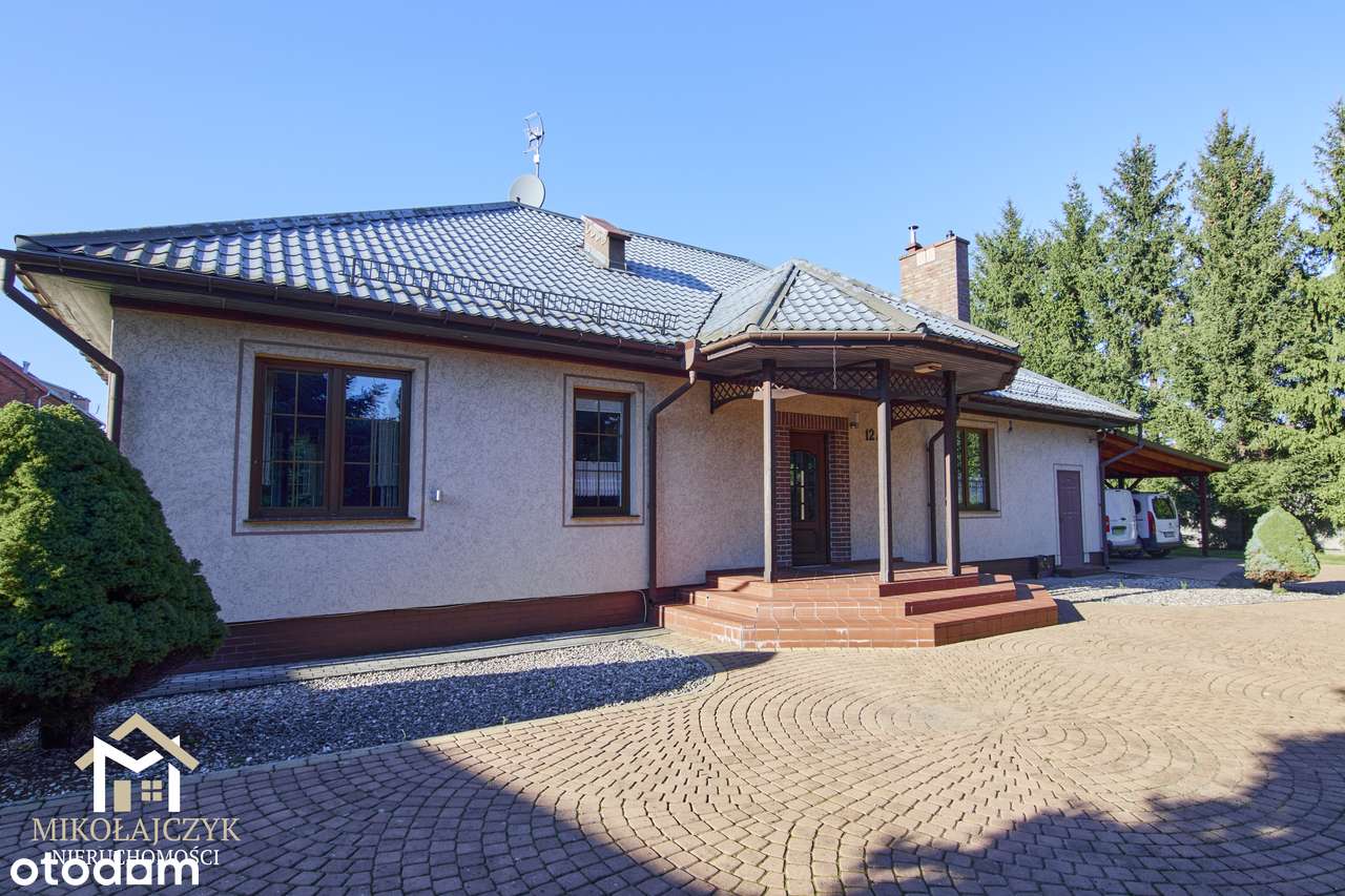 Funkcjonalny dom w Bartoszycach / do zamieszkania / 164 m2-1