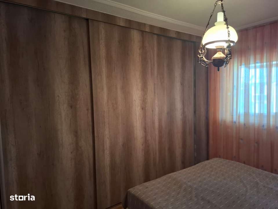 Apartament 4 camere  decomandate cu vedere pe doua parti in Nadlac-17