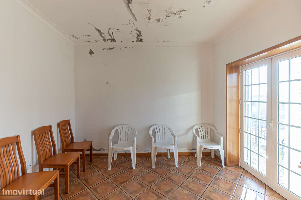 Moradia independente no centro de Alpendurada-13