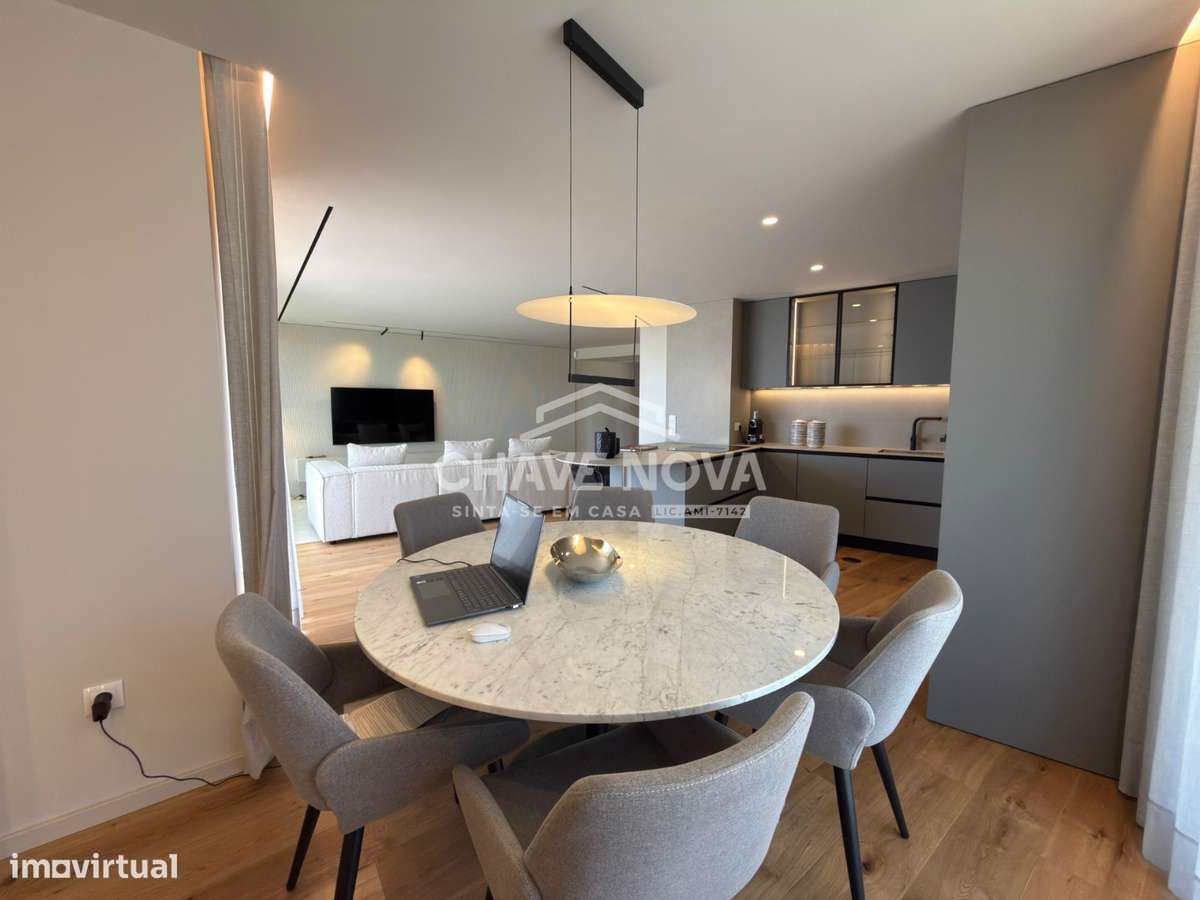 Apartamento T3 São Félix da Marinha Vista Mar Garagem Box 2 Carros-8