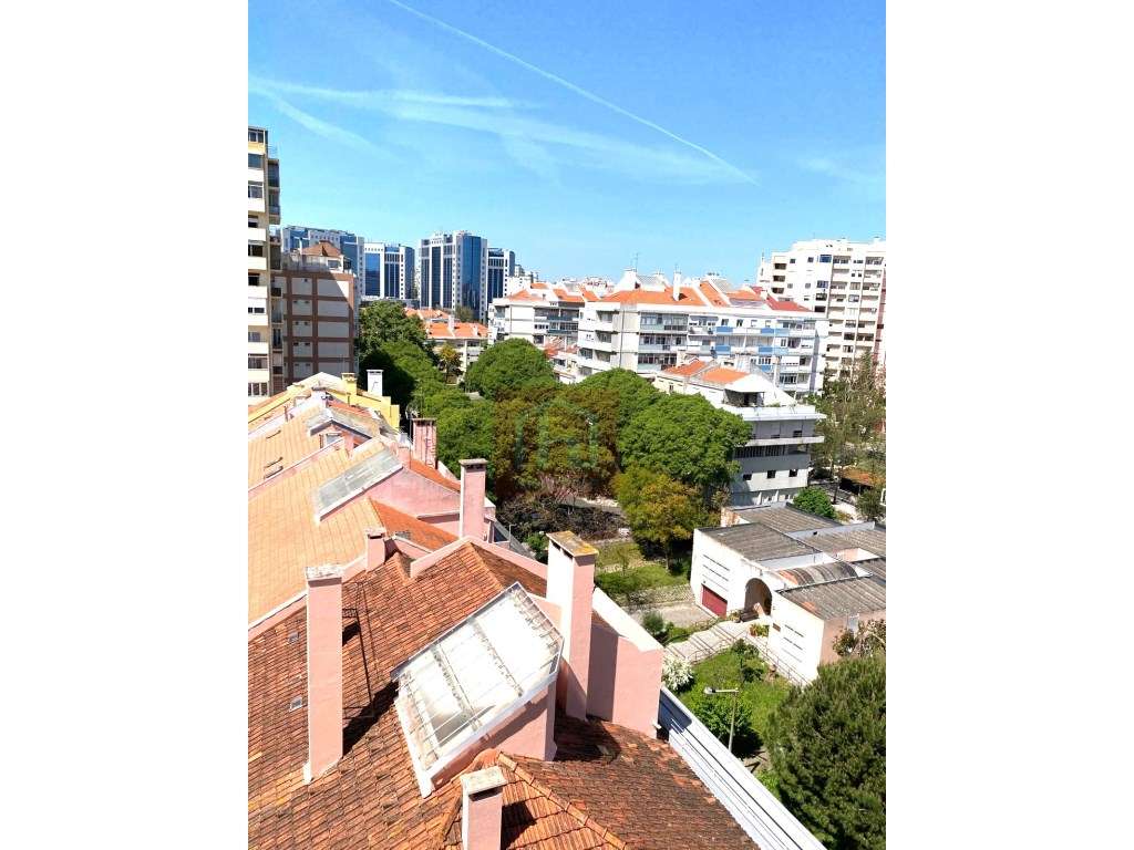 Apartamento T3 na Estrada da Luz, Benfica-36