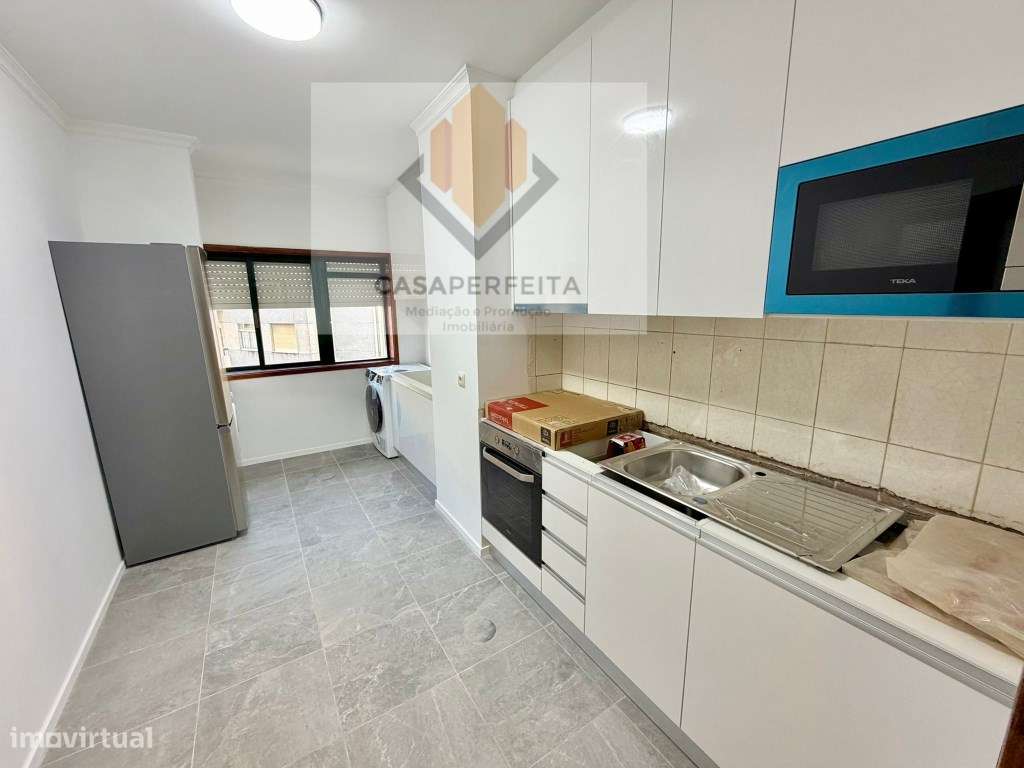 Fabuloso T2 Renovado com 100m2 - Próximo à Nova Linha de Metro e Es...-5