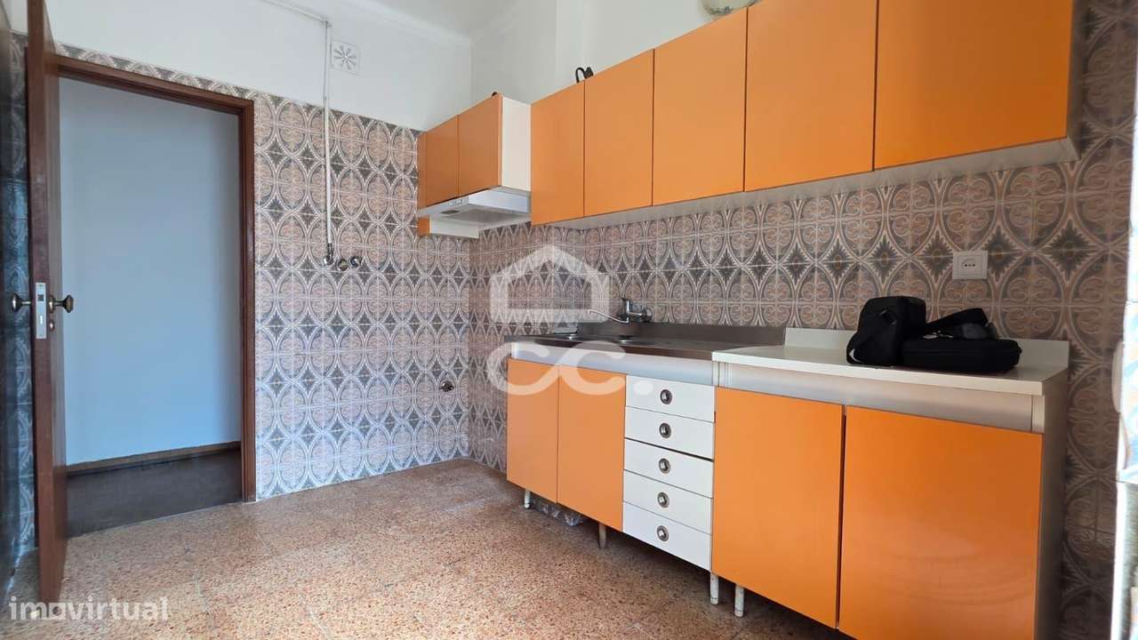 T3 na Praça do Brasil, Setúbal — Pronto a Habitar-2