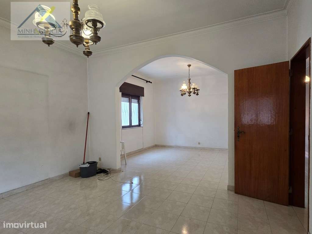 Moradia isolada com garagem na Quinta do Conde-19