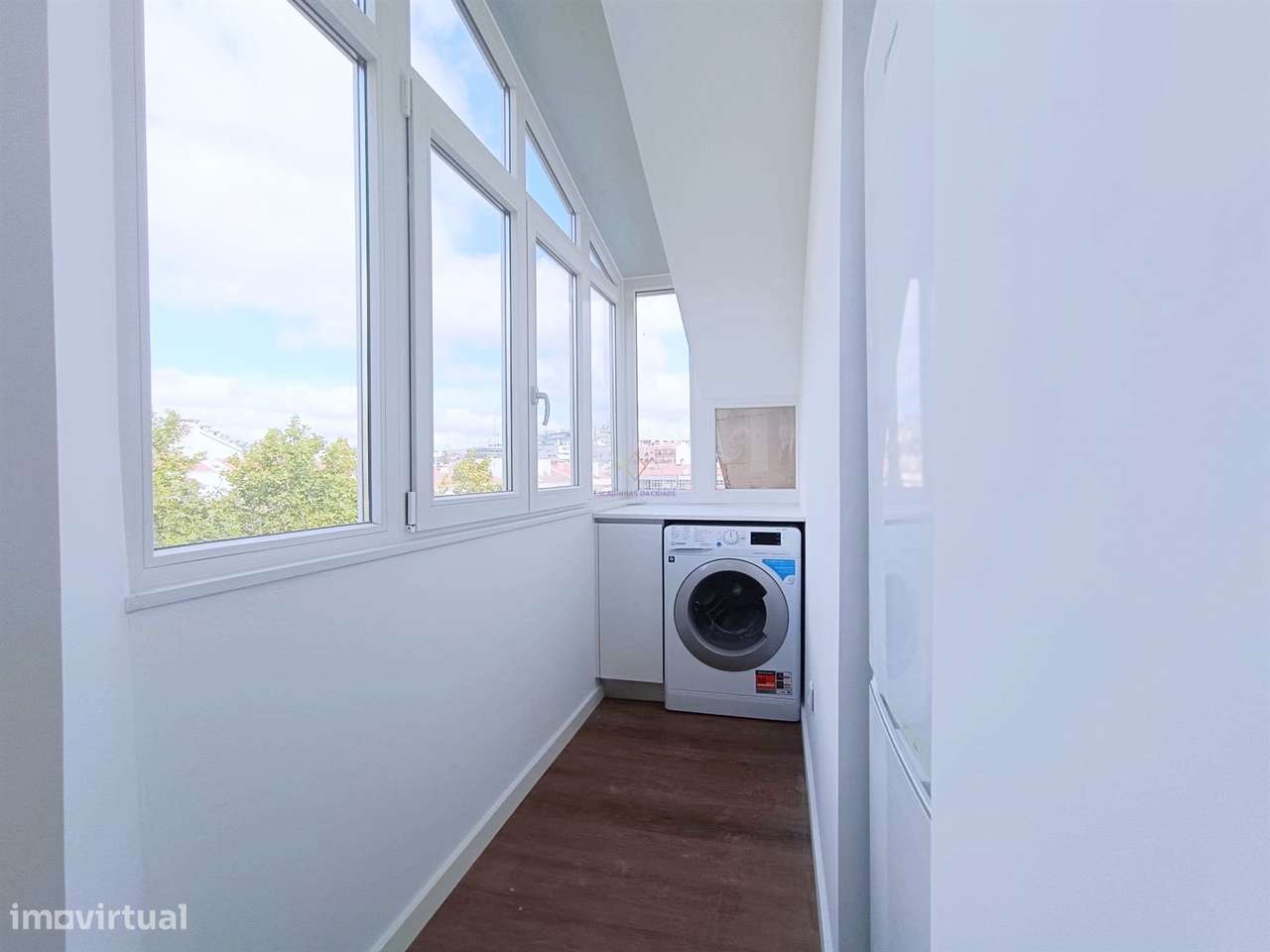 Apartamento remodelado centro Amadora-6