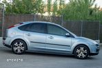 Ford Focus 2.0 16V Ghia - 10