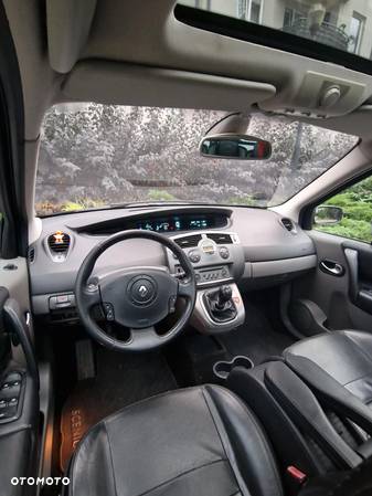 Renault Grand Scenic - 13