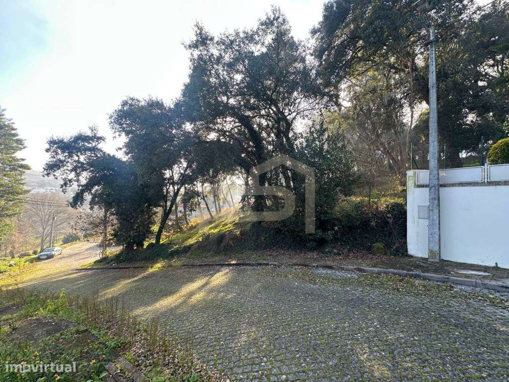 Vende-se terreno de construção com 7.000 m2.-10