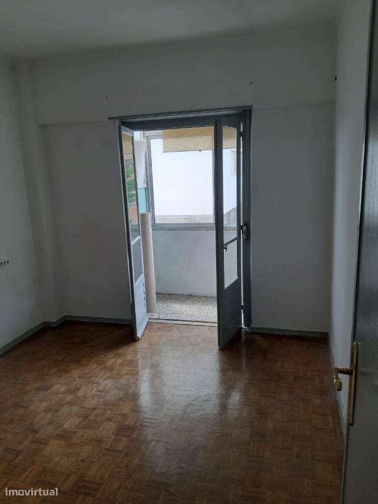 T2 Bobadela centro, vista para o tejo, 5min do parque das nações expo - Grande imagem: 4/20