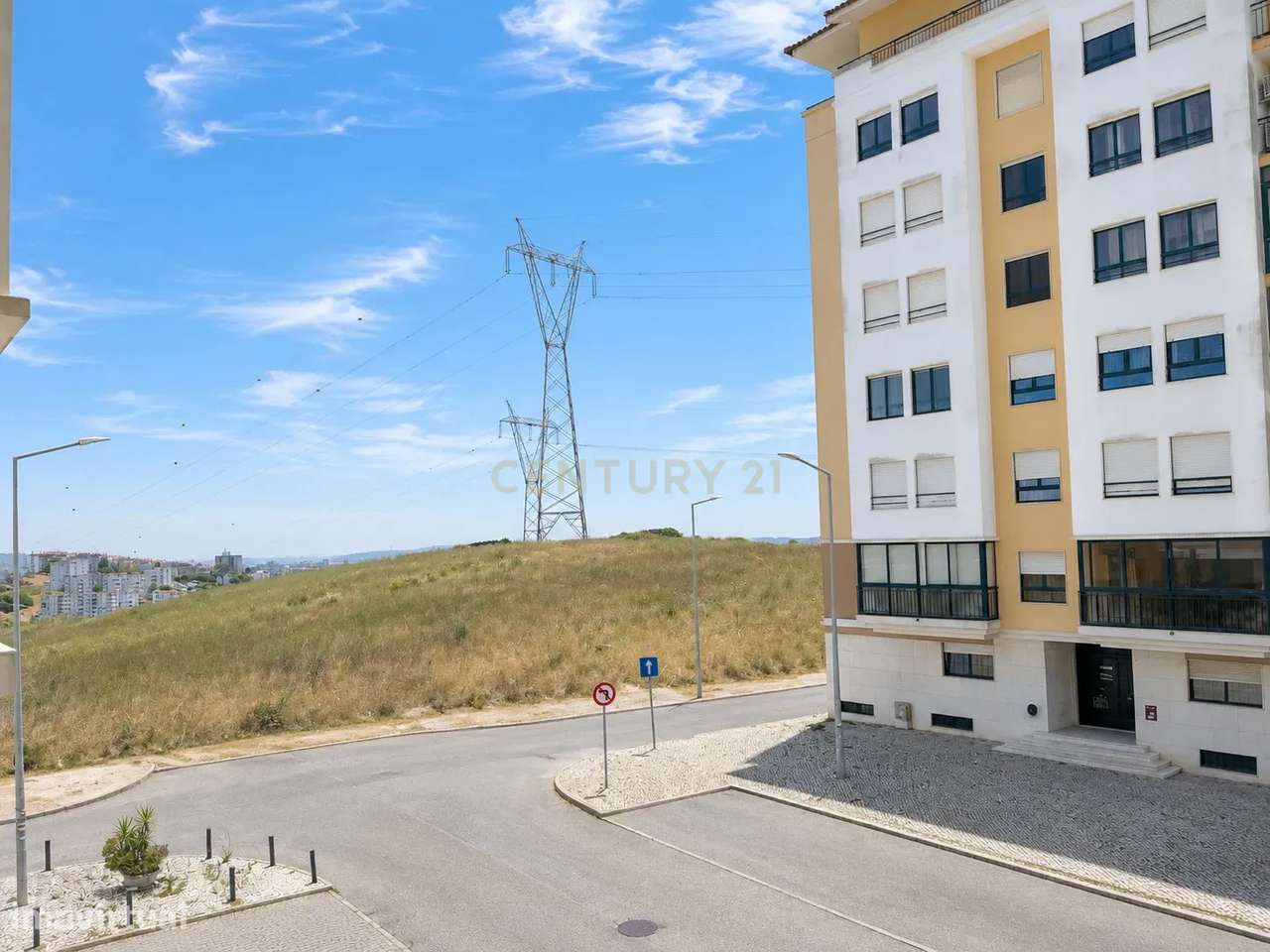 Apartamento T2 Remodelado | Massamá Norte-12