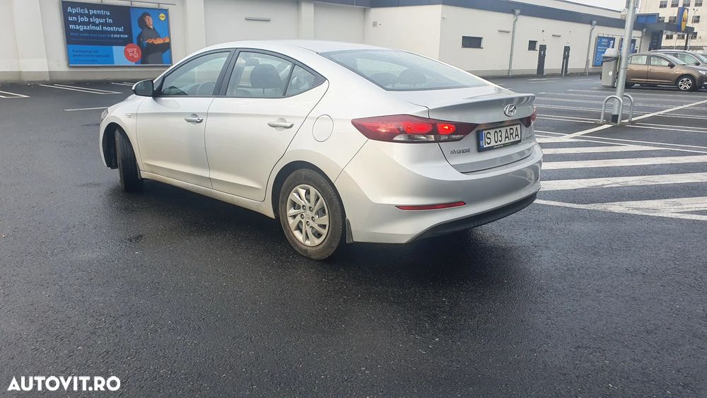 Second hand Hyundai Elantra 11 800 EUR, 107 500 km Autovit