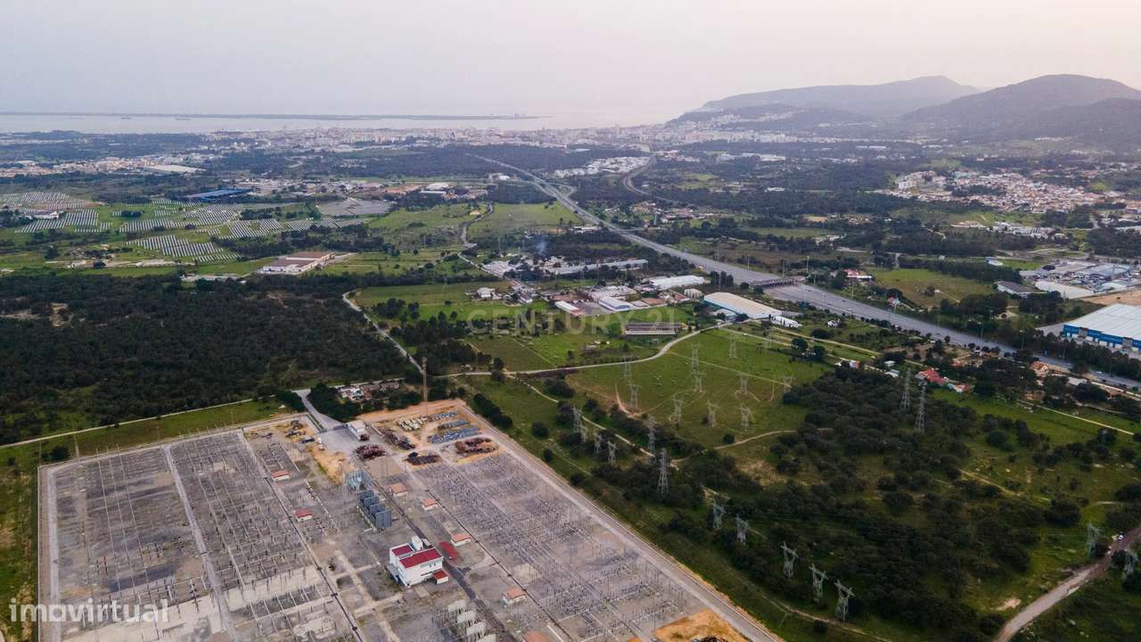 Terreno com Enquadramento Industrial no PDM | 9.700 m² Área Industrial-3