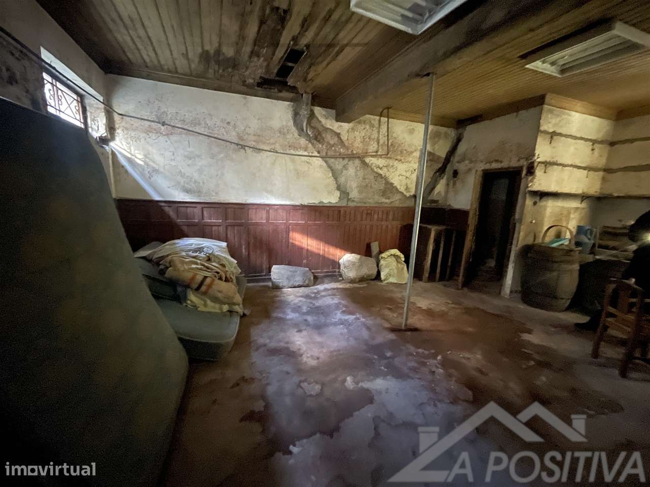 Moradia para Restaurar T3 Venda em Arcozelo,Gouveia-31