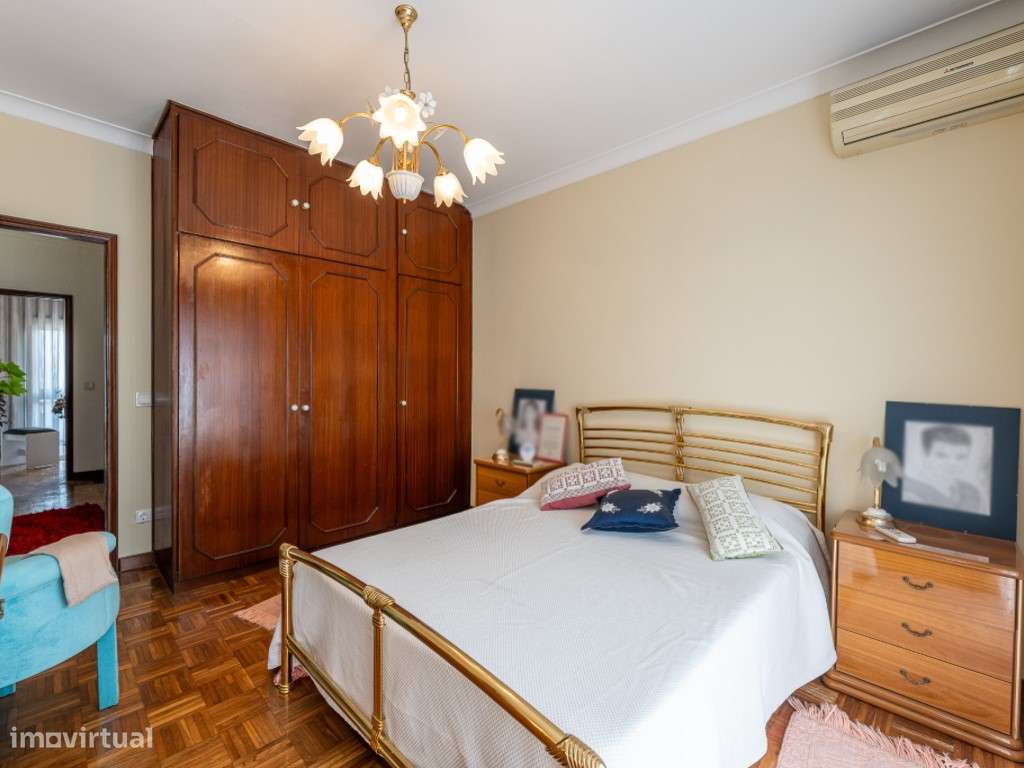 MORADIA T4 ! VARANDAS ! GARAGEM | BAGUIM DO MONTE | GONDOMAR-23