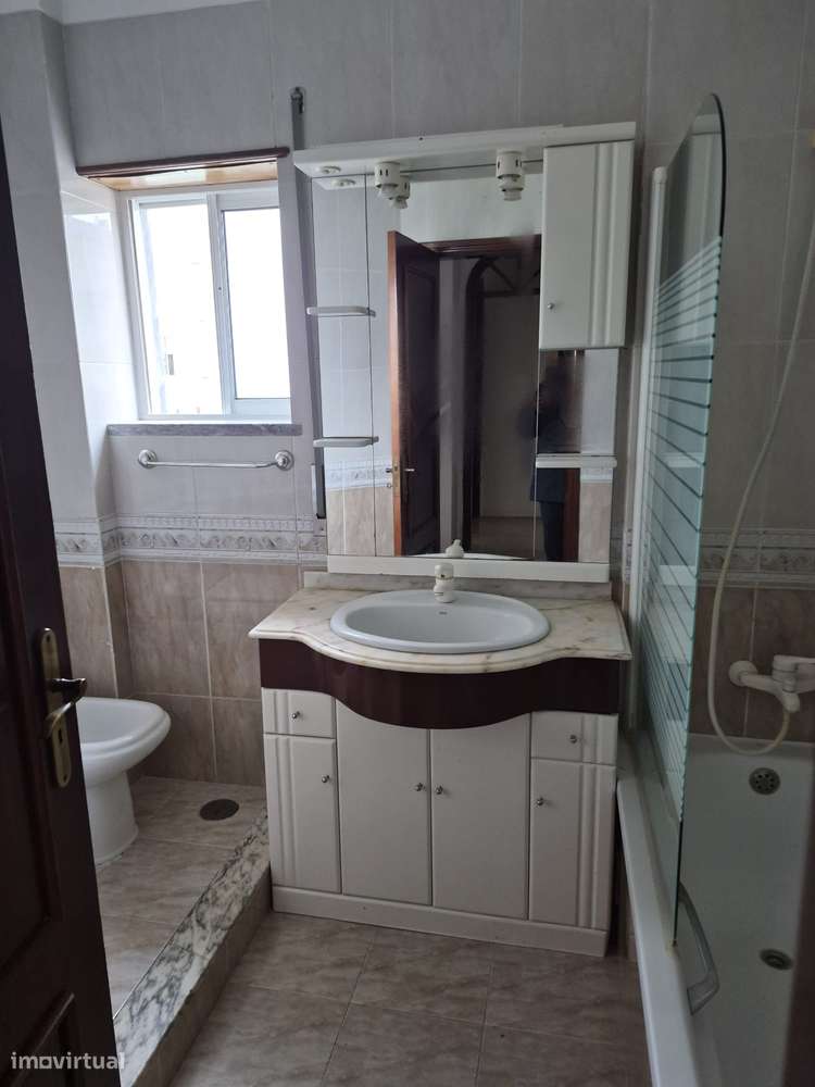 ARRENDAMENTO DE UM T3 NO CENTRO DE MONTIJO - Grande imagem: 4/8