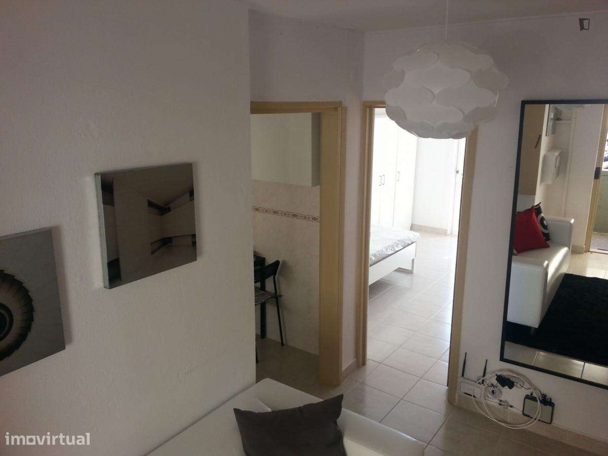 Quarto - localizado em Chelas Lisbon - Grande imagem: 4/7