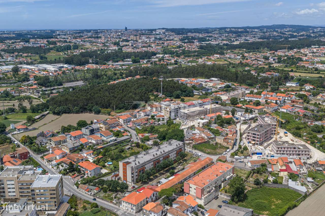 Apartamento T3 Renovado com Garagem Box em Águas Santas-22