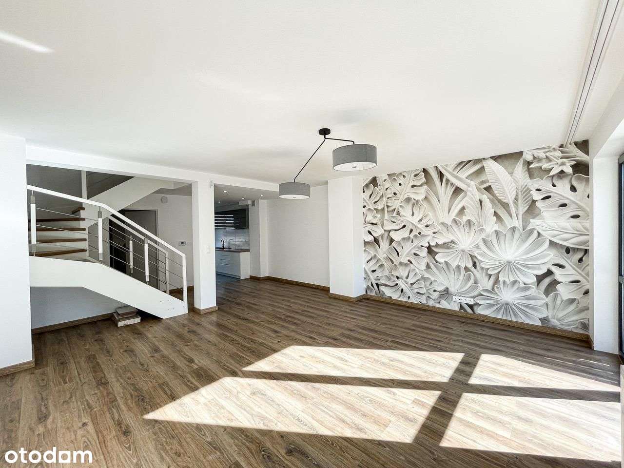 Bez prowizji, 2 łazienki, 3 wc, 2 m.postojowe-3