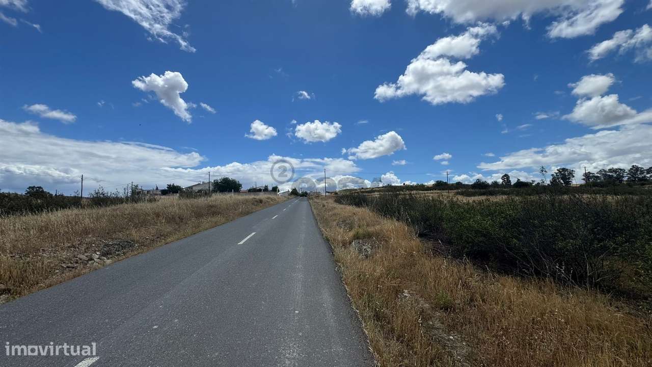 Terreno Urbano para Construção com 1685m2 , São João dos Caldeireiros,-4