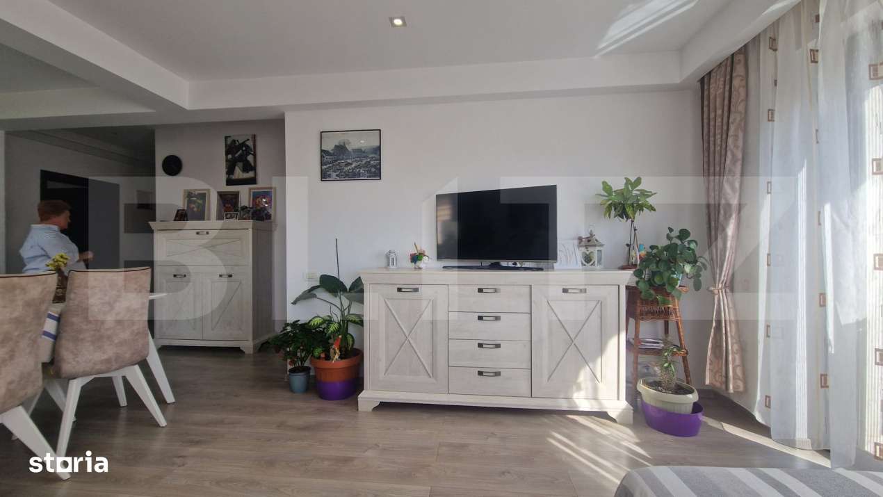 Apartament 4 camere zona Tractorul , luminat decomandat 17 mp terase - Imagine principală: 2/17