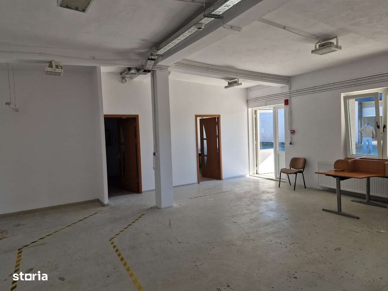 De vânzare hală si spatii birouri ,suprafețe depozitare Gura Humorului-15