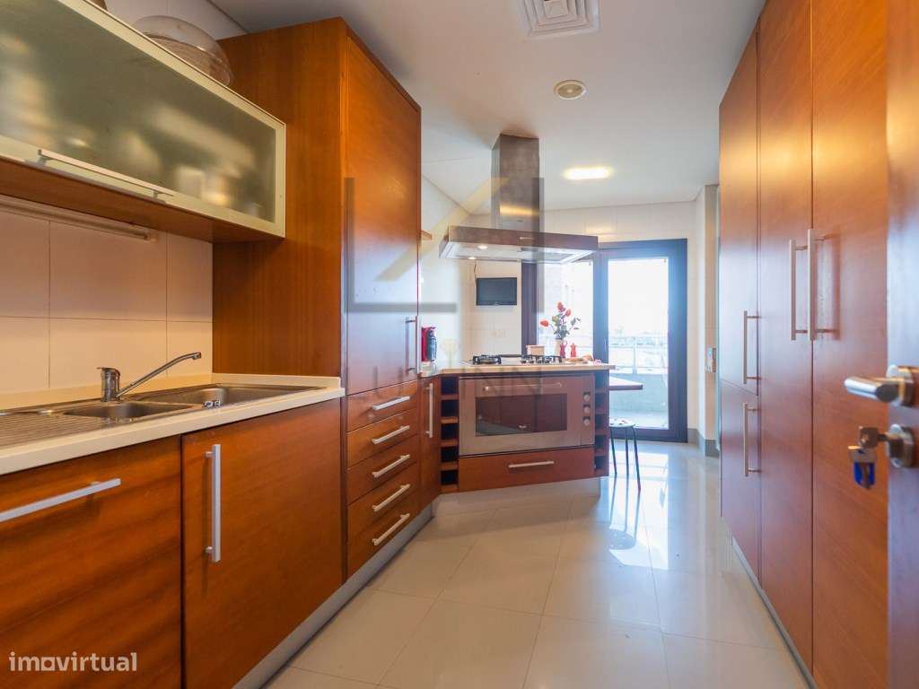 T2 Malvarosa Parque - terraço e garagem box para 3 viaturas - Grande imagem: 4/48