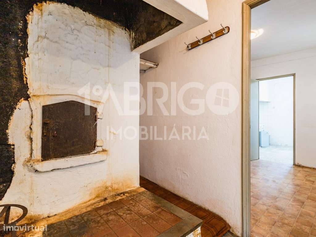 Moradia T2, antiga, Cela, Alcobaça-19
