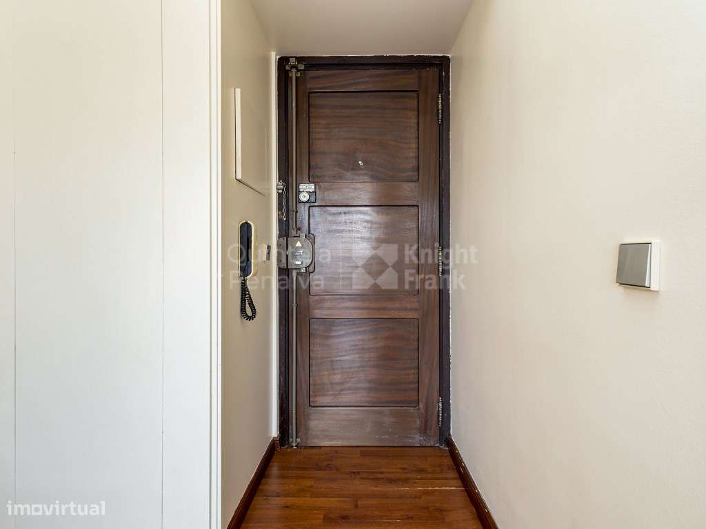 Apartamento T1 com vista mar para arrendar mobilado em Oeiras - Grande imagem: 2/25