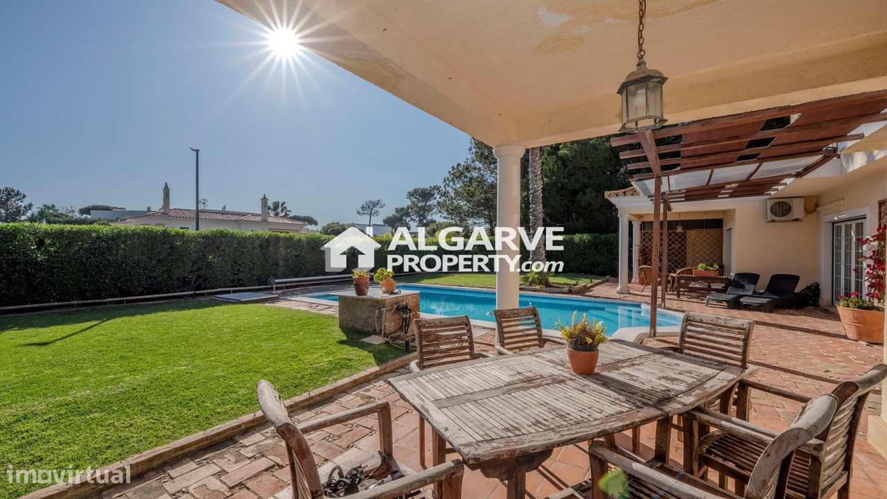 Vila Sol - V4 de estilo tradicional junto ao golfe - Grande imagem: 5/53