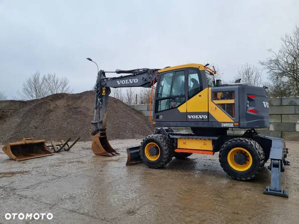 Volvo EWR 150E compact koparka kołowa - 8