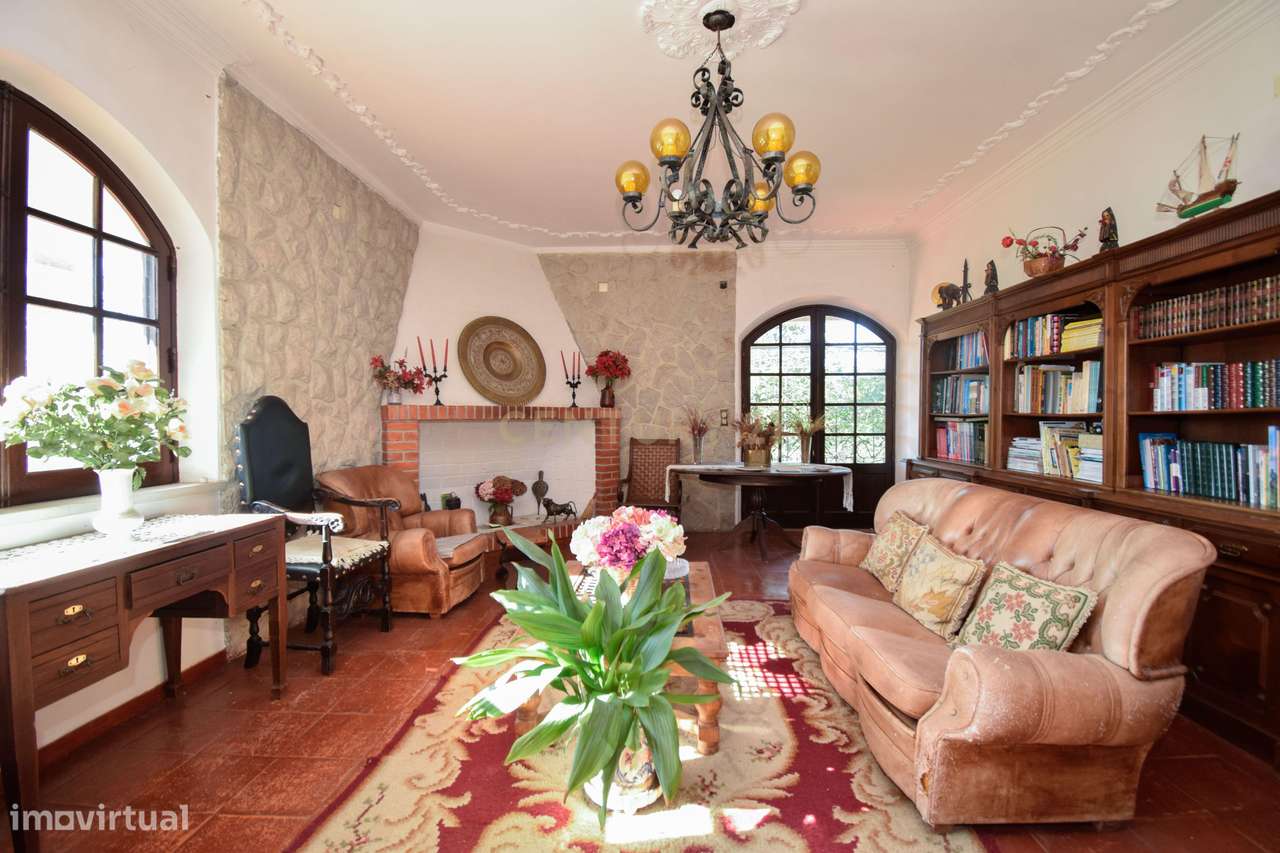 Moradia rústica T9 inserida num terreno com 7.500m2 em Pinhal Novo, Pa - Grande imagem: 4/38