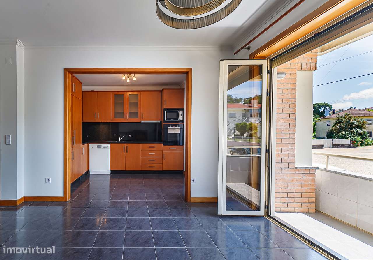 T2 de 140 m² no centro de Fiães, com garagem fechada e terraço-3