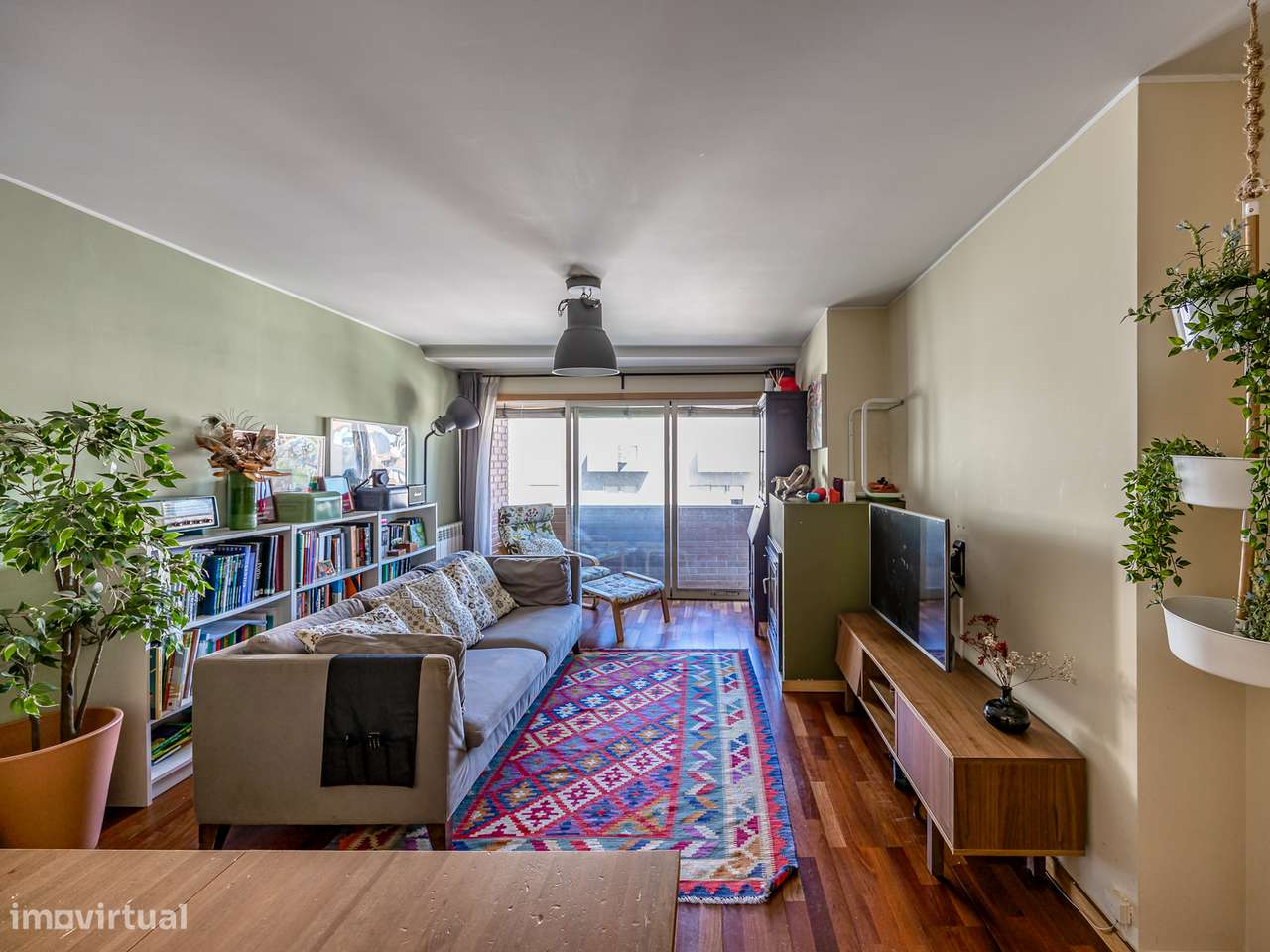 Apartamento T2 C Varanda Box Fechada Perto Do Metro
