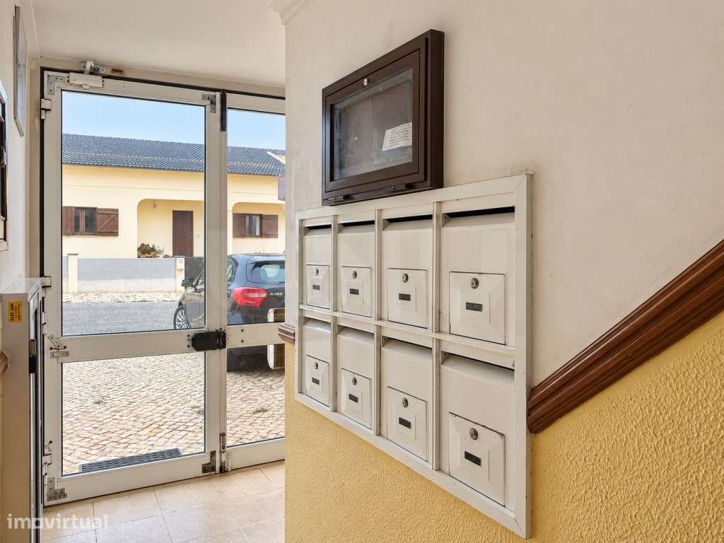 Apartamento T2+1 com vista mar para venda em Santa Cruz.-21