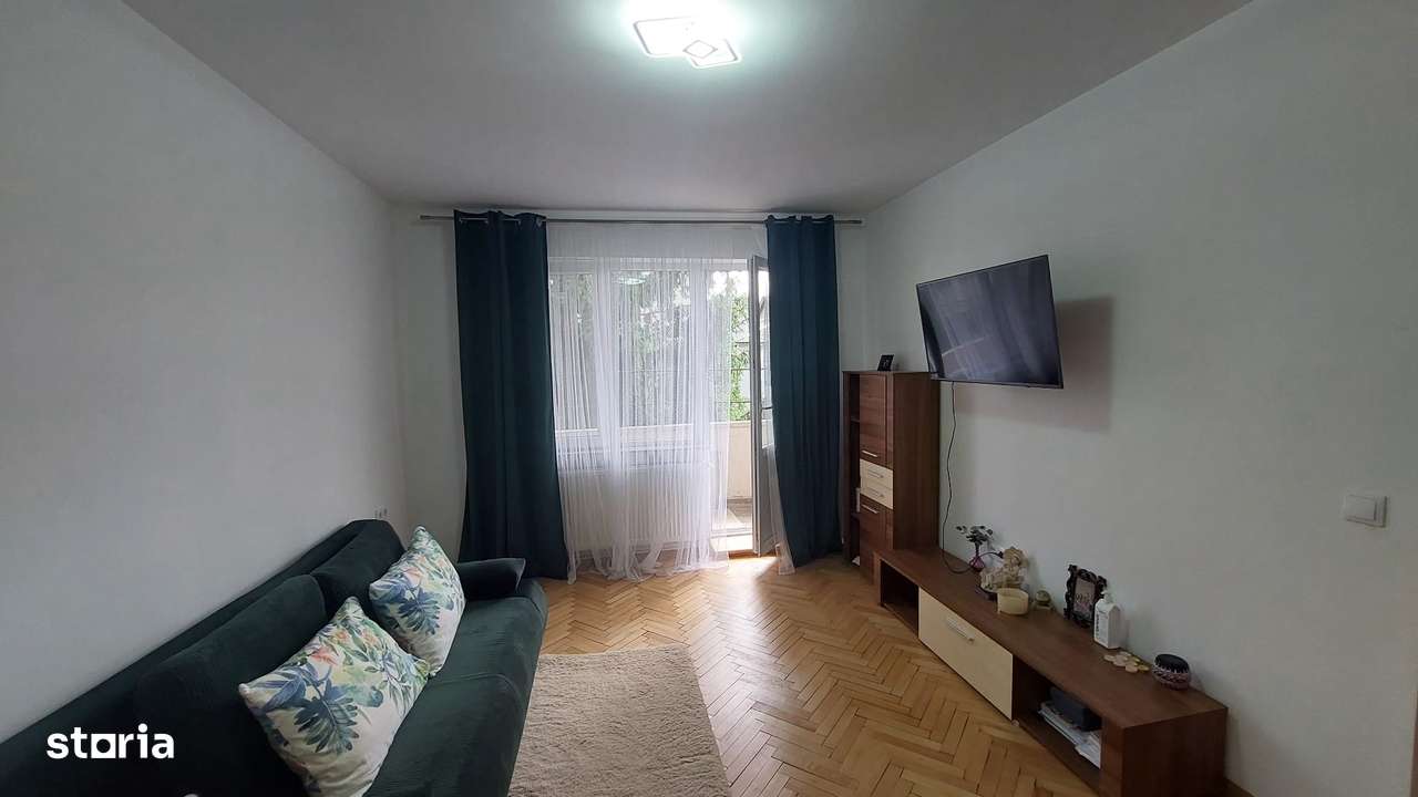 Aleea Aurora apartament 3 camere decomandat - Imagine principală: 3/9