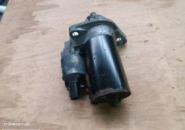 Motor de arranque Volkswagen Golf 5 1.9 TDi 2008 - 2