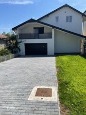 Vila lux pentru 2 familii sau afacere,Calea Moldovei,teren 1833 mp