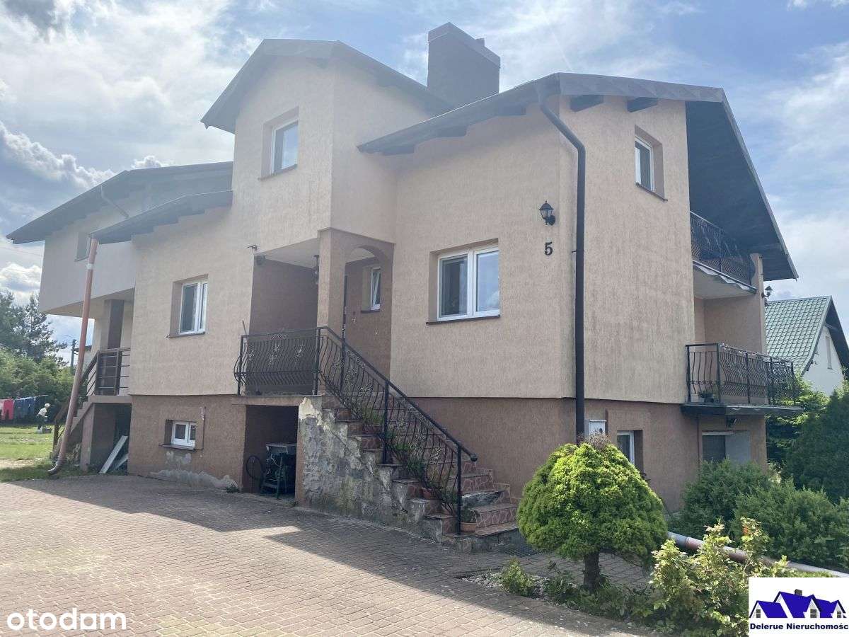 Duży dom wolnostojący wydzielone dwa mieszkania-6