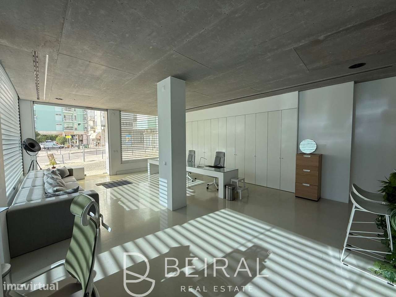 Espaço comercial espaçoso e luminoso no centro de Lisboa-36