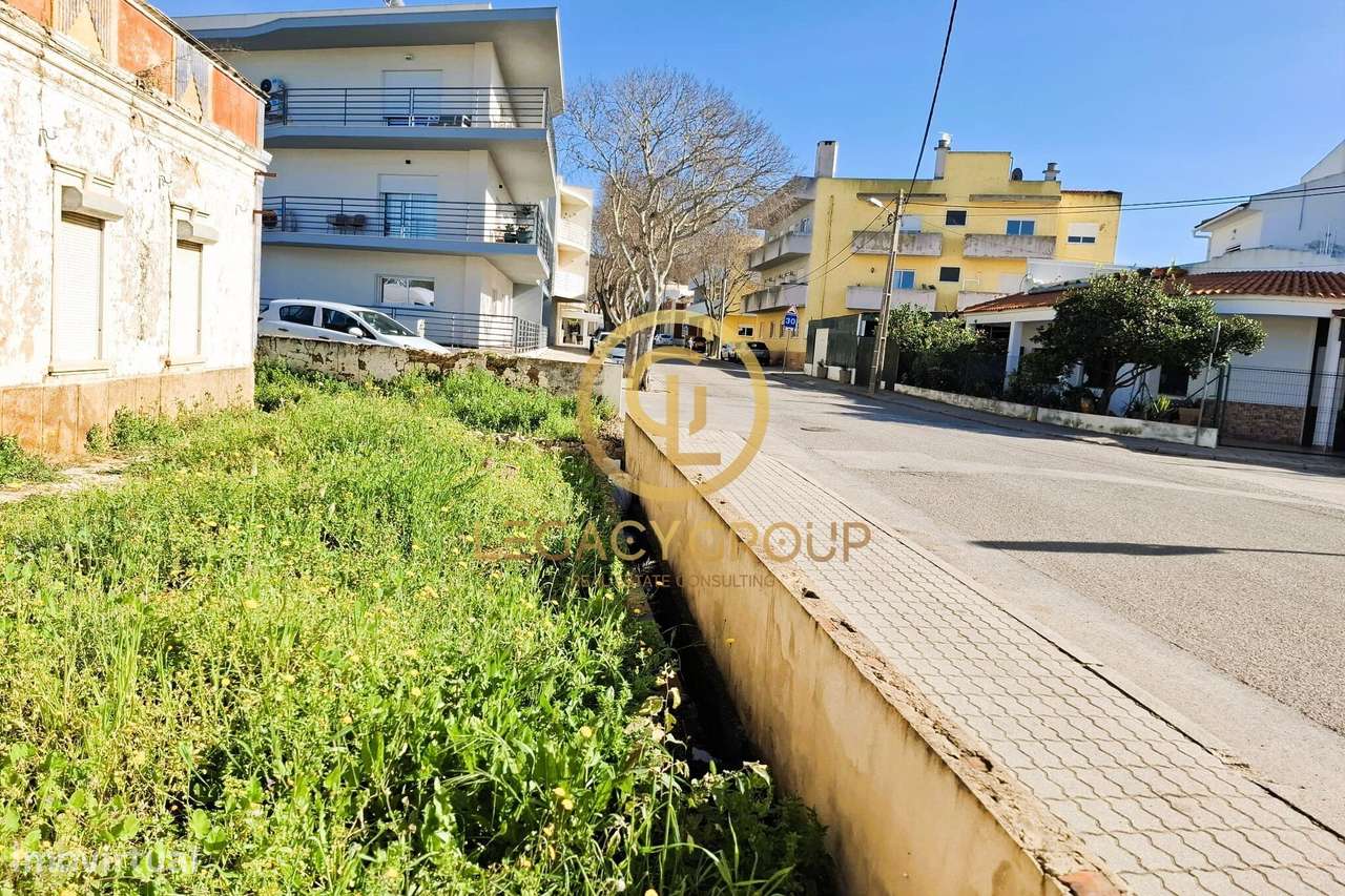 Prédio Misto em Tunes com elevado índice construtivo - Grande imagem: 5/32