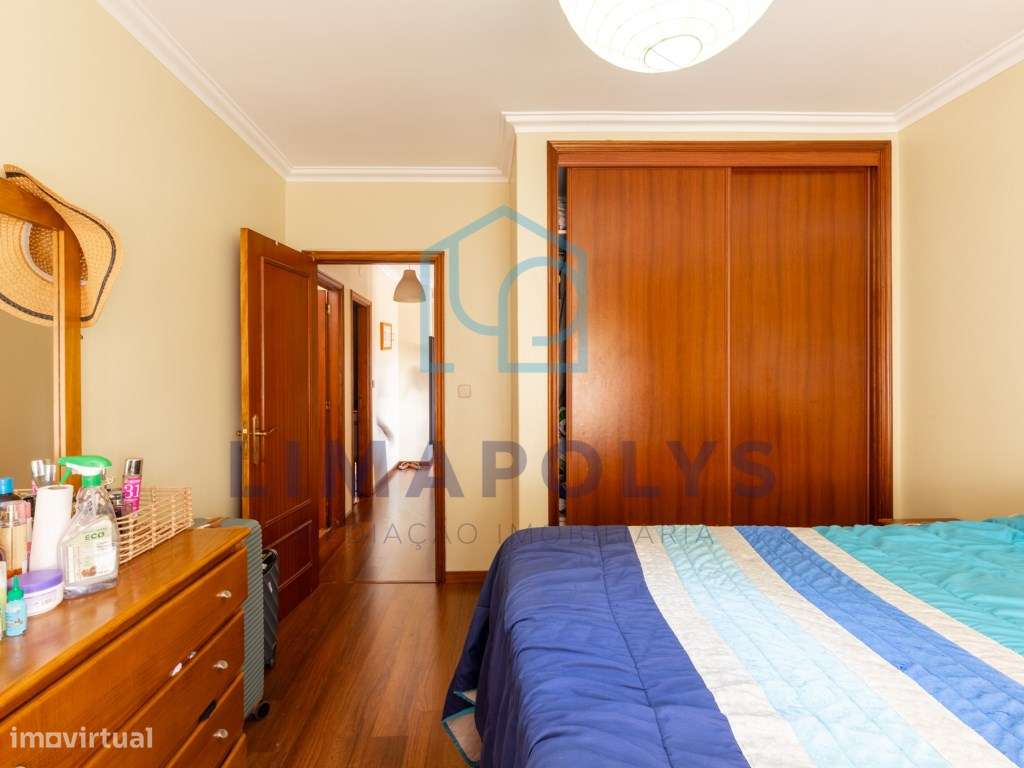 Apartamento T2 com lugar de garagem e vista de mar-7