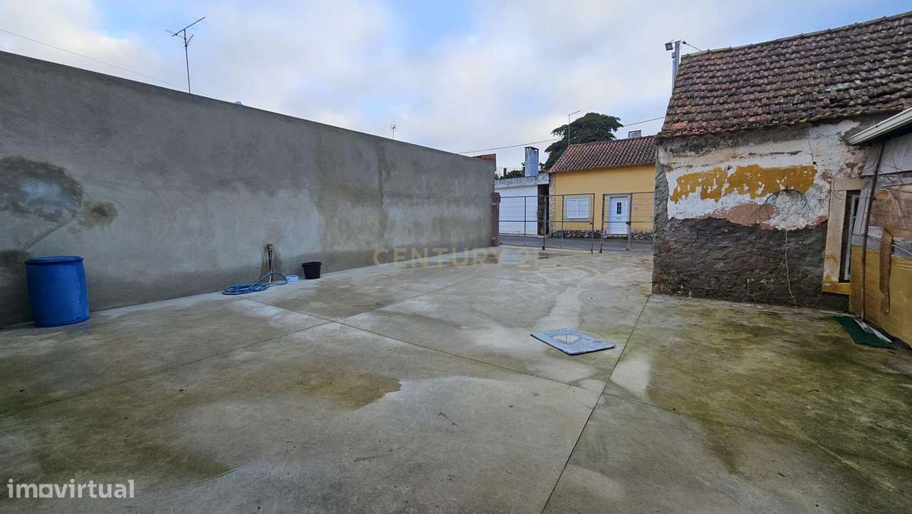 Moradia T2 no centro da Vila de A dos Francos - Grande imagem: 4/7